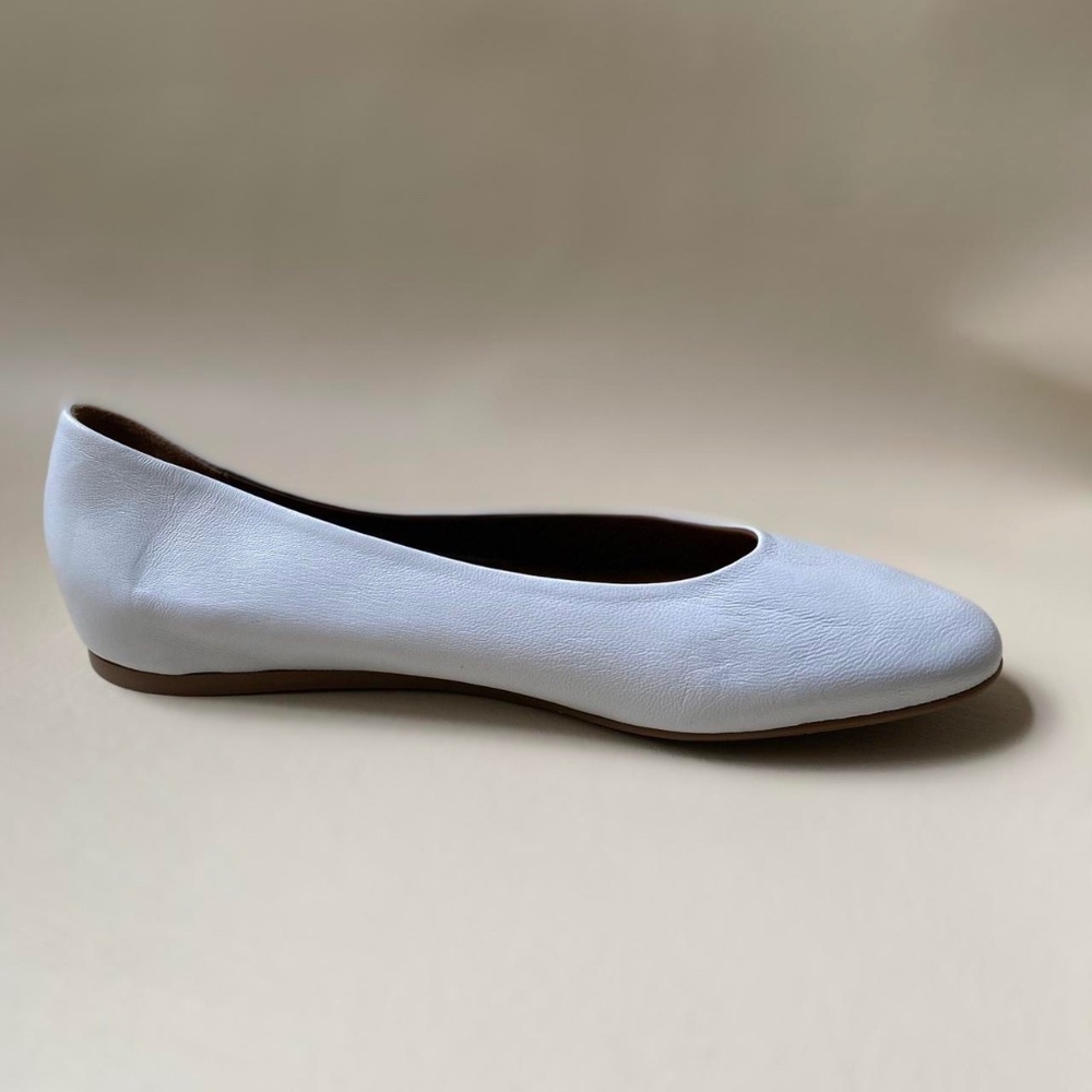Aquatalia White Leather Flats | Size 9 US | Made in Italy